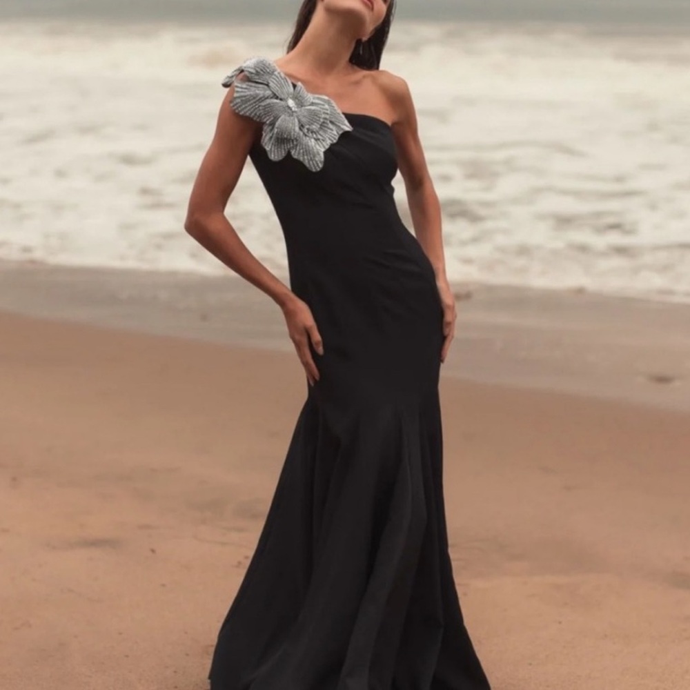 Mac Duggal Black One-Shoulder Dress with Silver Floral Accent-new with tags